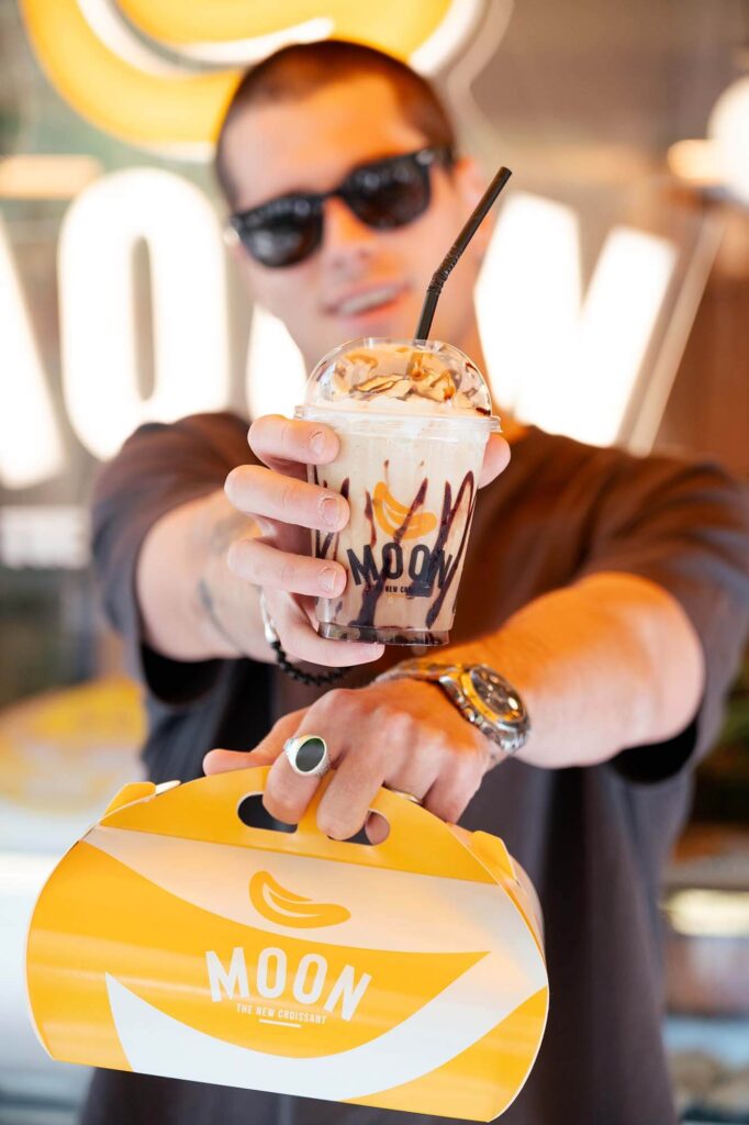 moon 11 Moon fotografía publicitaria pare redes sociales para bebidas y snacks en España realizado por una productora audiovisual