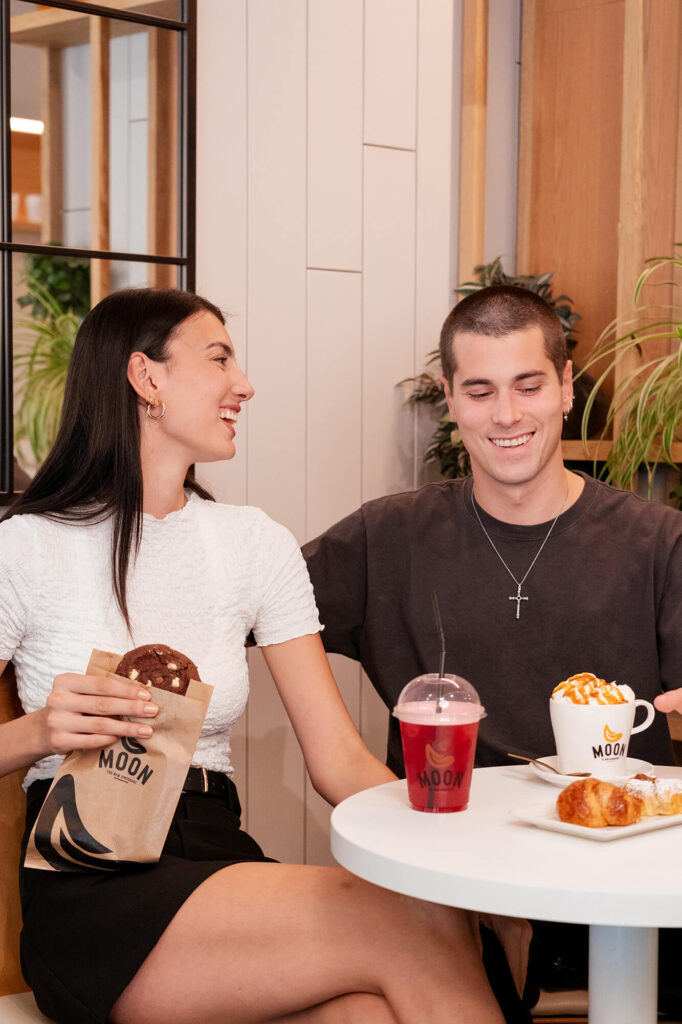 moon 15 Moon fotografía publicitaria pare redes sociales para bebidas y snacks en España realizado por una productora audiovisual