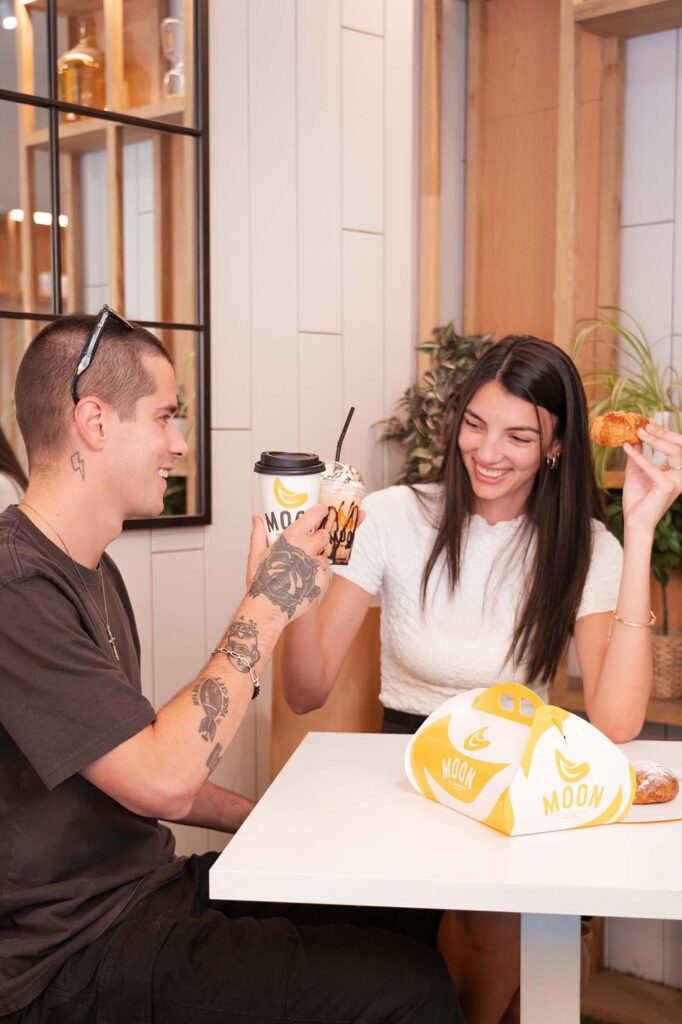 moon 9 Moon fotografía publicitaria pare redes sociales para bebidas y snacks en España realizado por una productora audiovisual