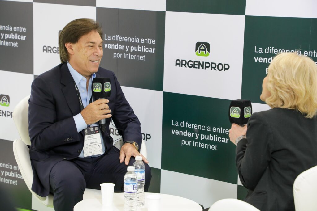 Argenoprop en el evento de Expo Real Estate Argentina 2024 en el Hilton con participación de un stand con cobertura de evento Argenoprop en el evento de Expo Real Estate Argentina 2024 en el Hilton con participación de un stand con cobertura de evento