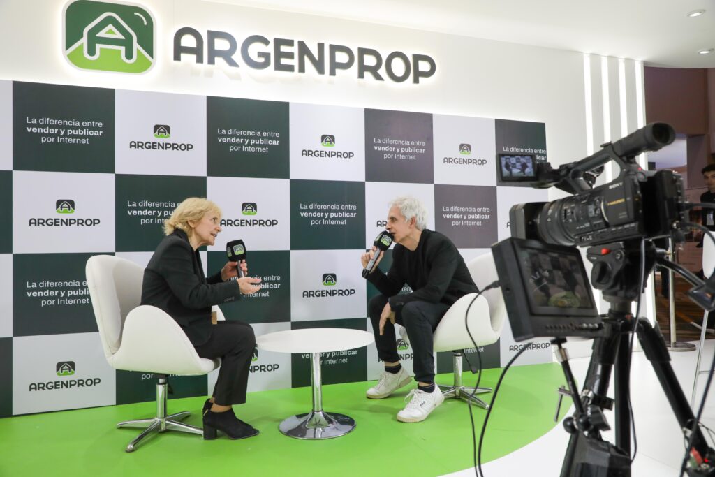 Argenoprop en el evento de Expo Real Estate Argentina 2024 en el Hilton con participación de un stand con cobertura de evento Argenoprop en el evento de Expo Real Estate Argentina 2024 en el Hilton con participación de un stand con cobertura de evento