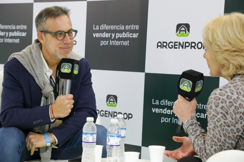 Argenoprop en el evento de Expo Real Estate Argentina 2024 en el Hilton con participación de un stand con cobertura de evento Argenoprop en el evento de Expo Real Estate Argentina 2024 en el Hilton con participación de un stand con cobertura de evento