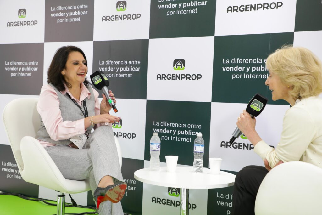 Argenoprop en el evento de Expo Real Estate Argentina 2024 en el Hilton con participación de un stand con cobertura de evento Argenoprop en el evento de Expo Real Estate Argentina 2024 en el Hilton con participación de un stand con cobertura de evento