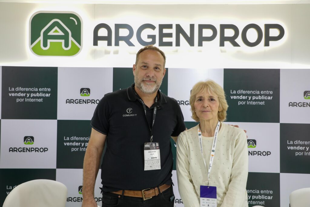 Argenoprop en el evento de Expo Real Estate Argentina 2024 en el Hilton con participación de un stand con cobertura de evento Argenoprop en el evento de Expo Real Estate Argentina 2024 en el Hilton con participación de un stand con cobertura de evento