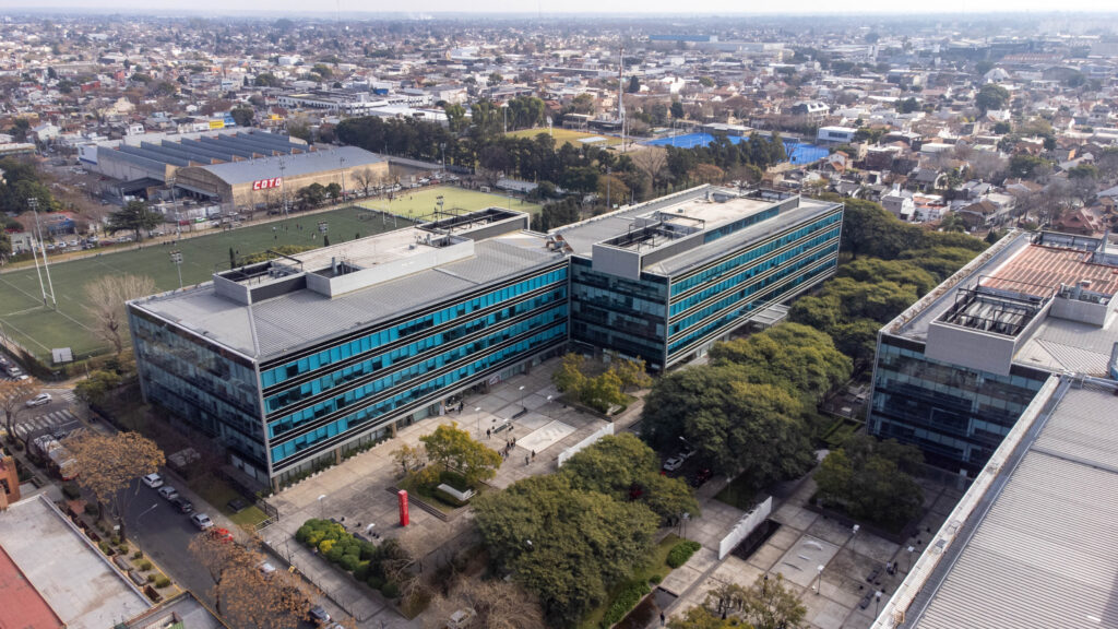 Oficinas comerciales de Grupo Ayudin fotografía comercial para el sitio web realizado por agencia de Marketing Digital Profesional Oficinas comerciales de Grupo Ayudin fotografía comercial para el sitio web realizado por agencia de Marketing Digital Profesional