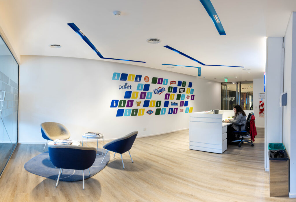 Oficinas comerciales de Grupo Ayudin fotografía comercial para el sitio web realizado por agencia de Marketing Digital Profesional Oficinas comerciales de Grupo Ayudin fotografía comercial para el sitio web realizado por agencia de Marketing Digital Profesional