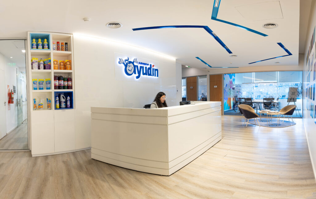 Oficinas comerciales de Grupo Ayudin fotografía comercial para el sitio web realizado por agencia de Marketing Digital Profesional Oficinas comerciales de Grupo Ayudin fotografía comercial para el sitio web realizado por agencia de Marketing Digital Profesional