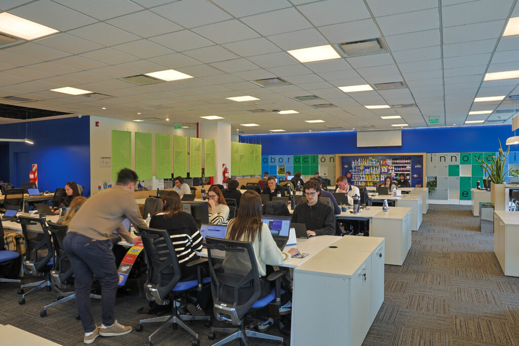 Oficinas comerciales de Grupo Ayudin fotografía comercial para el sitio web realizado por agencia de Marketing Digital Profesional Oficinas comerciales de Grupo Ayudin fotografía comercial para el sitio web realizado por agencia de Marketing Digital Profesional