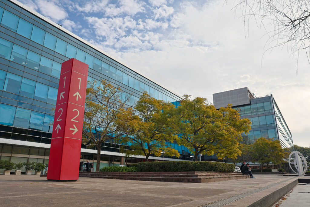 Oficinas comerciales de Grupo Ayudin fotografía comercial para el sitio web realizado por agencia de Marketing Digital Profesional Oficinas comerciales de Grupo Ayudin fotografía comercial para el sitio web realizado por agencia de Marketing Digital Profesional