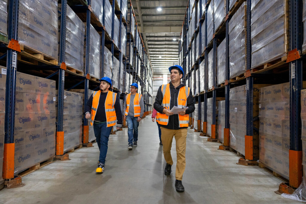 Profesional de Grupo Ayudin trabajando - Retrato fotografico empresarial Profesional de Grupo Ayudin trabajando - Retrato fotografico empresarial