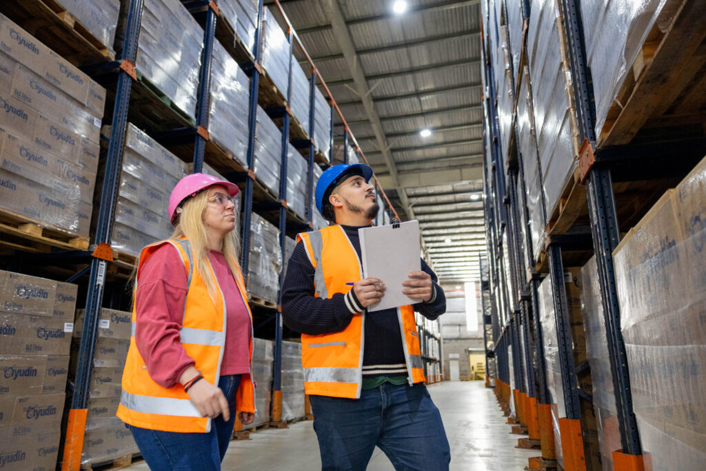 Profesional de Grupo Ayudin trabajando - Retrato fotografico empresarial Profesional de Grupo Ayudin trabajando - Retrato fotografico empresarial