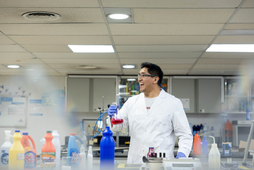 Laboratorio del Grupo Ayudín, realización de producción fotografica integral para empresa B2C Laboratorio del Grupo Ayudín, realización de producción fotografica integral para empresa B2C