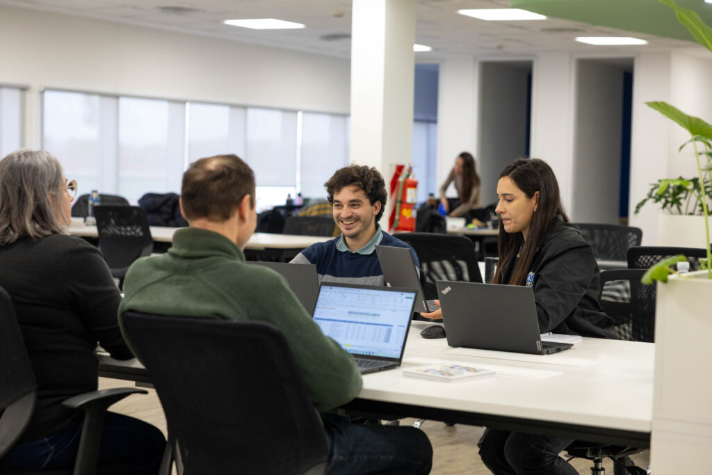 Grupo Ayudín Oficinas Buenos Aires Fotografía profesional publicitaria e institucional para marcas de Retail Grupo Ayudín Oficinas Buenos Aires Fotografía profesional publicitaria e institucional para marcas de Retail